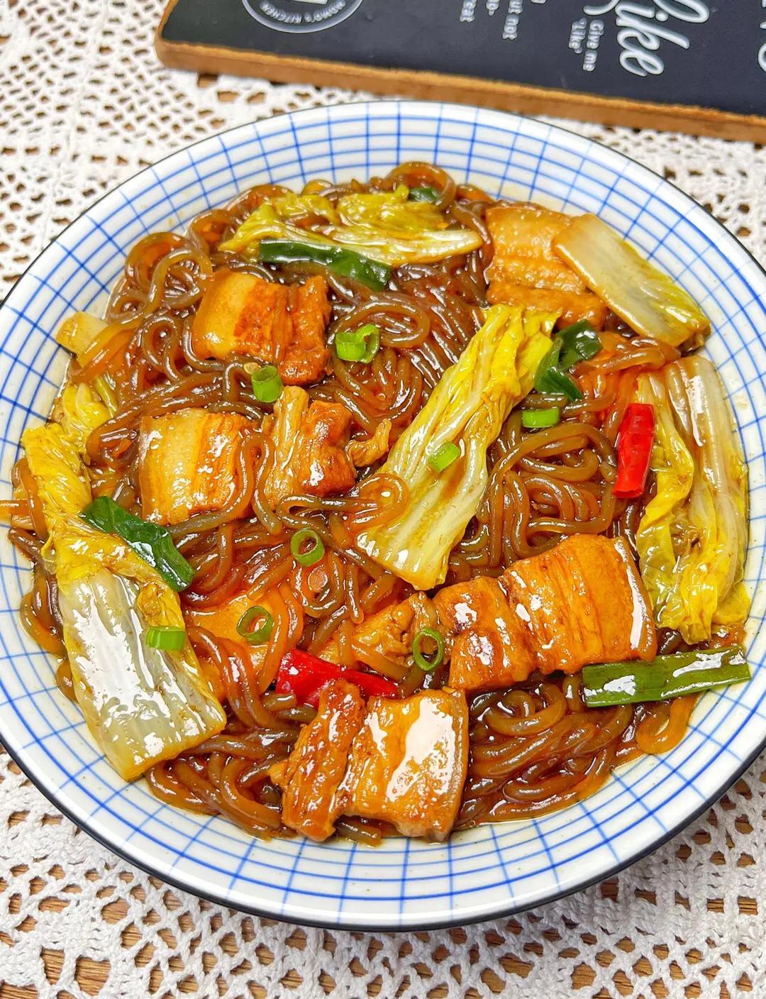 白菜猪肉炖粉条.jpg